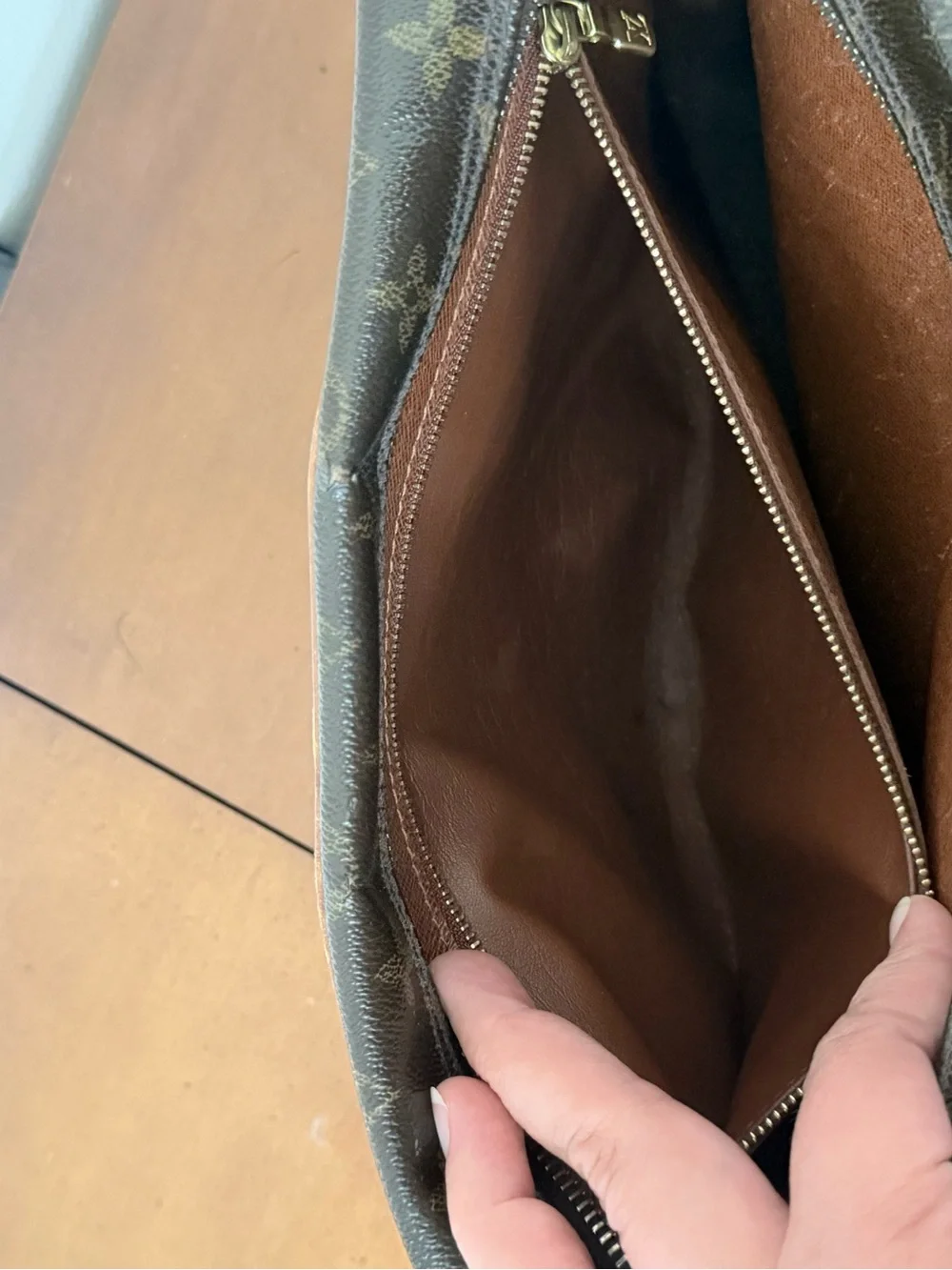 Vintage Authentic Louis Vuitton Monogram Trocadero 23 Canvas Leather Shoulder